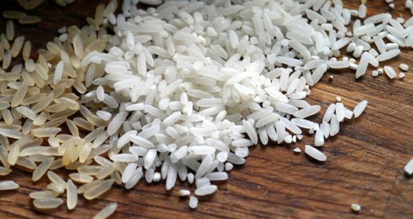 Faites attention à ce que vous achetez – le riz en plastique se répand en Asie