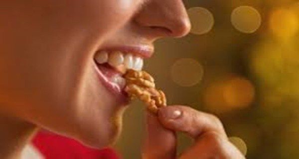 Manger 5 noix et attendre 4 heures: voilà ce qui va vous arriver!