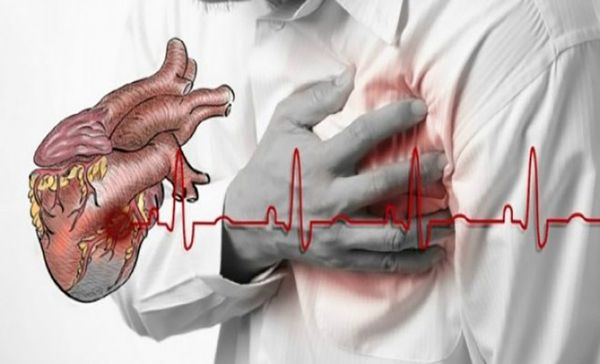 Voir comment survivre à une crise cardiaque quand vous êtes seul. Sauve des vies!