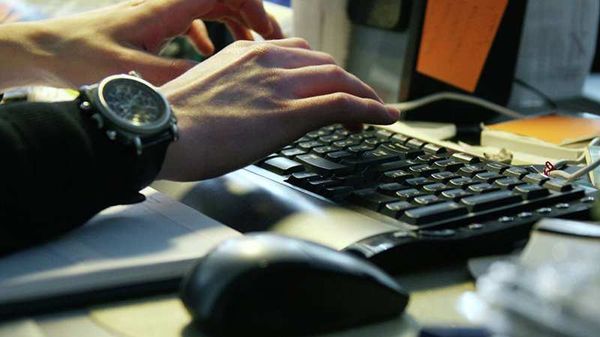 A partir d'aujourd'hui : votre directeur a le droit d'accéder aux messages personnels !