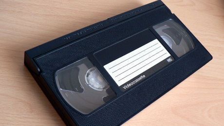 COMMENT TRANSFÉRER LE CONTENU DES CASSETTES VHS VERS VOTRE ORDINATEUR EN DEUX MINUTES !