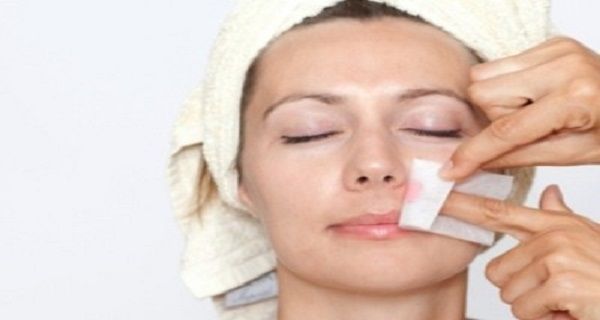 Se débarrasser des poils du visage une fois pour toutes que par l'utilisation de bicarbonate de soude!