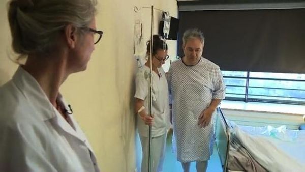Émettre de gaz pour pouvoir manger après une chirurgie: un rituel en voie de disparition