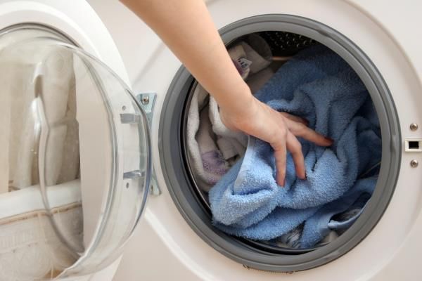 Voici pourquoi il faut laver vos nouveaux vêtements avant de les porter !