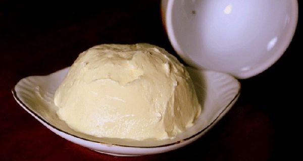 Vous ne jamais acheter de beurre à nouveau après que vous apprenez à faire à la maison en moins de 5 minutes