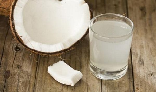 Qu'est-ce qui se passera si vous buvez l'eau de coco pour une semaine