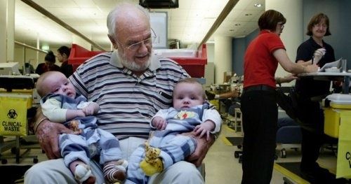 Voici comment cet homme a sauvé la vie de plusieurs millions de bébés