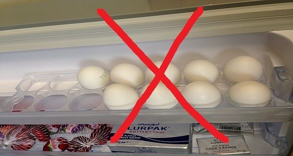 Raison pour laquelle vous ne devriez jamais Gardez vos oeufs dans le réfrigérateur - Quelque chose que vous devez savoir