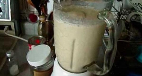 Ananas, la cannelle et l'avoine Smoothie pour renforcer les tendons et les ligaments sur vos genoux