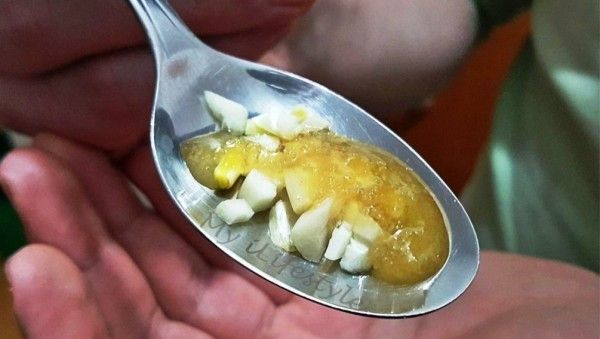 Si vous mangez de l'ail et miel à jeun pendant 7 jours, c'est ce qui arrive à votre corps !
