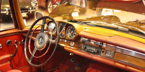 RETROMOBILE: L'AUTO RESTE UNE STAR !