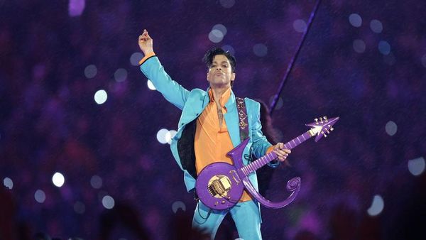 Prince lors de mi-temps de la finale du Super Bowl le 4 fevrier 2007 - crédits photo : Chris O'MEARA/ AP