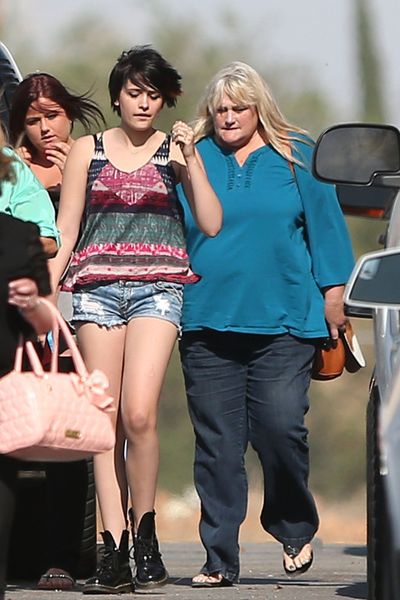 Paris Jackson et sa mère Debbie Rowe ; Crédits photo : SplashNews/ KSC Presse
