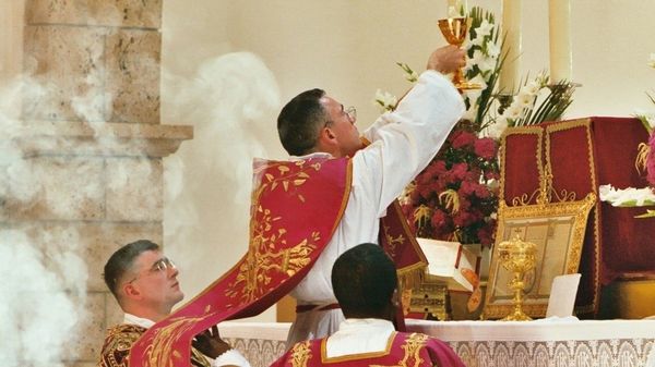 Le sacrifice de la Messe a été institué pour quatre fins