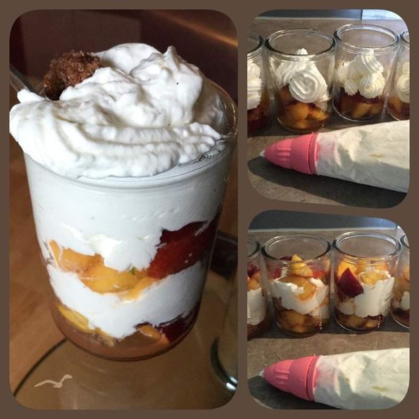 Verrines de nectarines coriandre, noix cristallisées et Chantilly