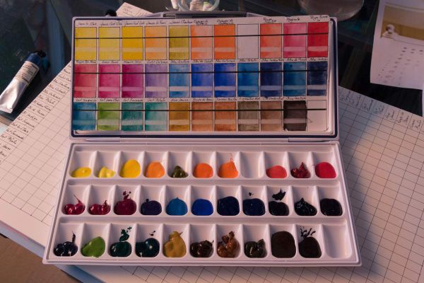 Palette Mijello 33 rempli avec 31 couleurs Isaro