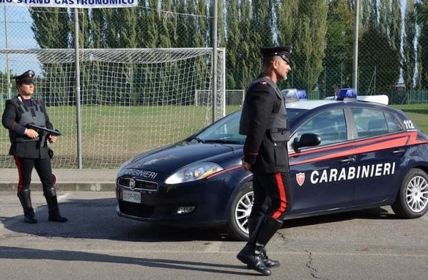La police italienne, garante de l'occupation.
