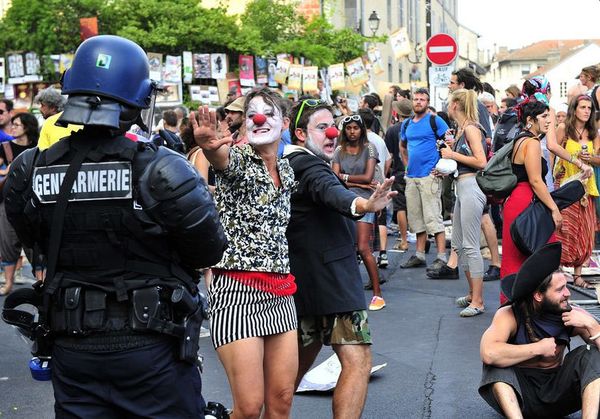 AFFRONTEMENTS AU FESTIVAL D'AURILLAC