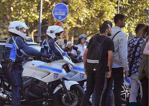 DEUX BANDES RIVALES S'AFFRONTENT EN PLEIN CENTRE DE ST-ETIENNE