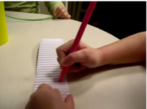 Tenir correctement l'outil scripteur.