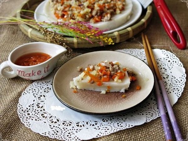 Bánh đúc tôm thịt dùng với nước mắm chua ngọt