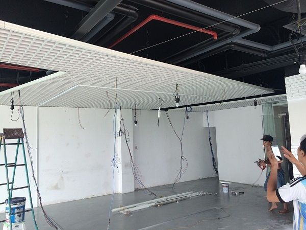 Nên mua trần nhôm hay trần thạch cao?