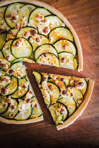 Tarte fine courgette/curry/feta