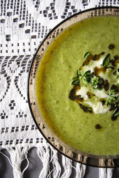 Soupe de courgette, Mozzarella et Basilic