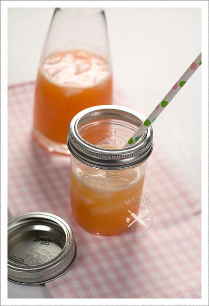 Jus multivitaminé ananas, pomme, carotte.