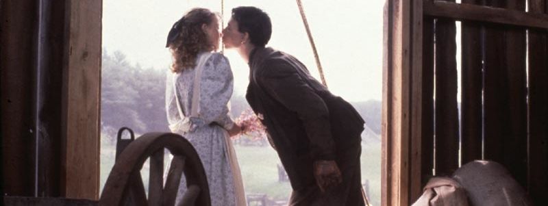 Saison 2 Episode 2 : Un baiser pour Felicity (How kissing was discovered)