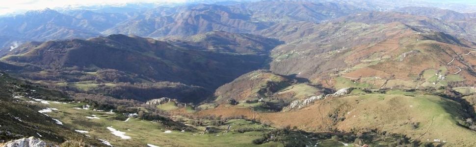 Cresta desde Peña Mayor a Triguero, Cordillera Cantábrica (Asturias, España)