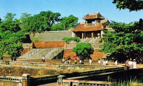 Nhật ký một ngày du lịch xứ Huế mộng mơ