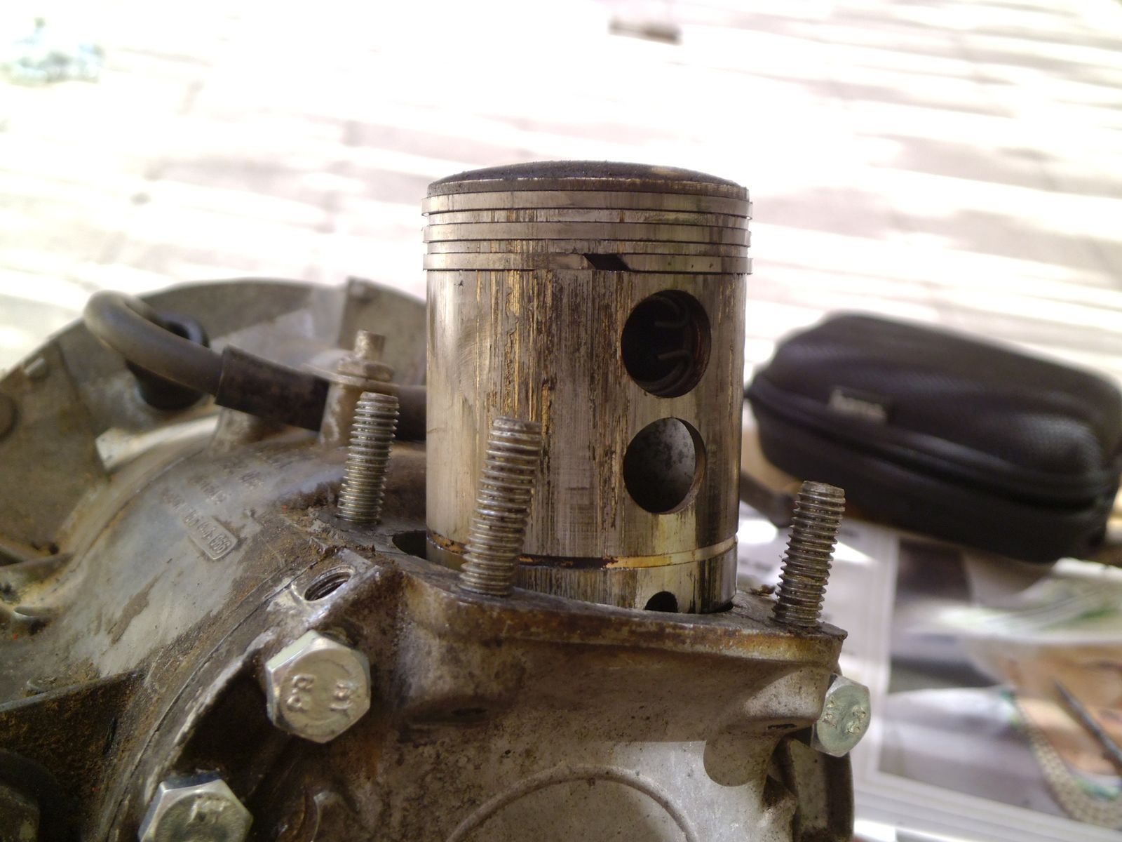 Démontage moteur, changement des joints - Le Solex 3800