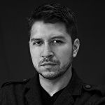 José Negrón Valera est anthropologue et écrivain vénézuélien, chercheur dans les domaines de la guerre non conventionnelle, de la lutte antiterroriste et de l'information. Auteur des ouvrages "Un loft para Cleopatra'", Reyes y dinosaurios"" et "Saber y poder: el proceso de renovación académica en la UCV (1967-1970)". Prix national de littérature "Stefanía Mosca" 2018.