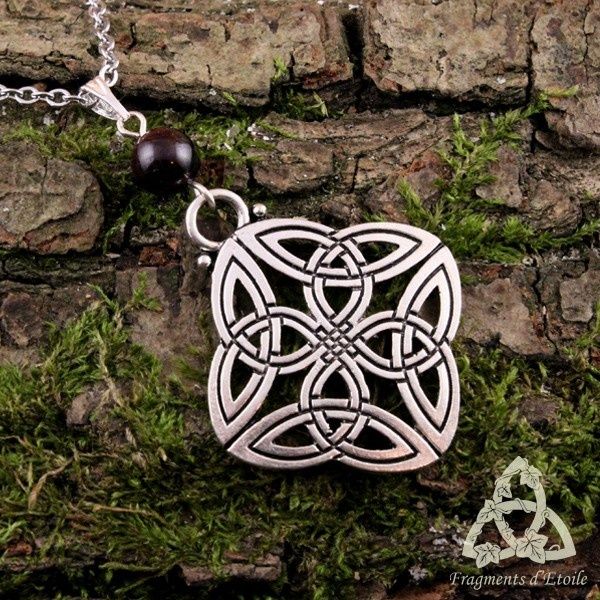 collier homme medieval collier homme medieval