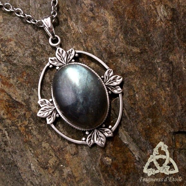 Collier elfique Nemya Labradorite reflet bleu Feuilles volute argenté médiéval féerique victorien païen mariage ésotérisme wicca