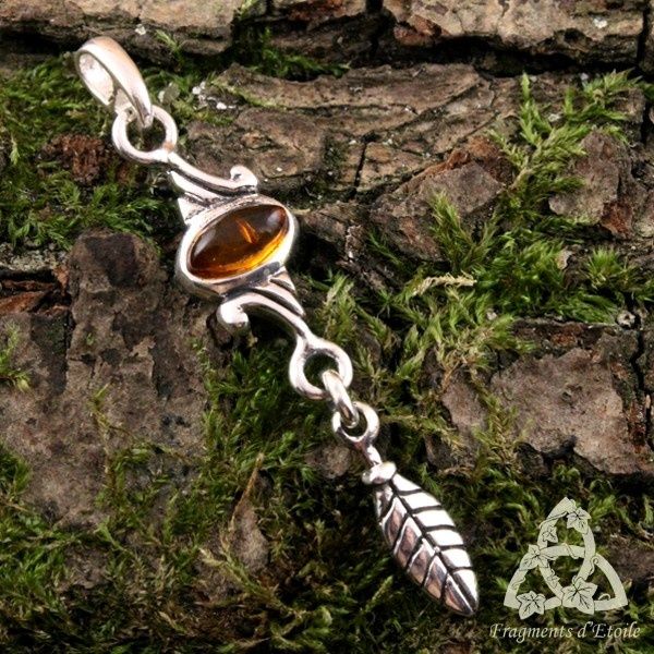 Pendentif elfique Sève d'Ambre Feuille volutes argent massif Ambre véritable médiéval wicca païen ésotérisme féerique