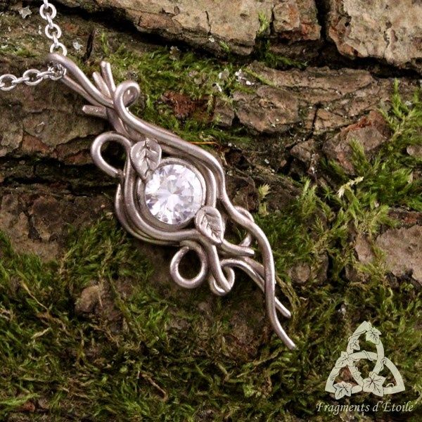 collier elfique Elwalen zircon cristal volutes bronze argenté médiéval feuille nature wicca païen ésotérisme magie mariage