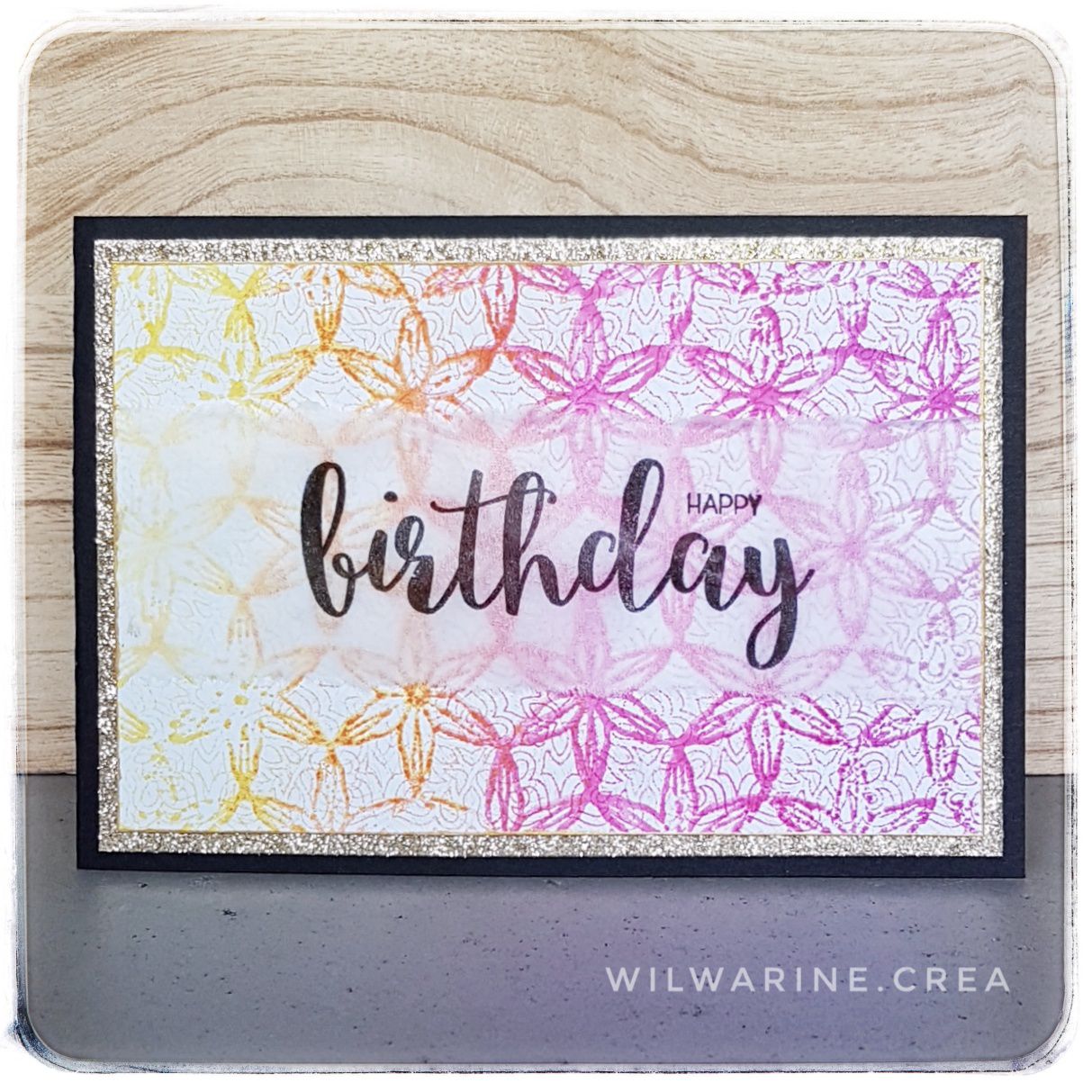 carte maniak, carte d'anniversaire, jaune, orange, rose, fuschia, papier de soie, paillettes, doré, carabelle studio, encre mémento, papier glitter nuvo, versafine noir