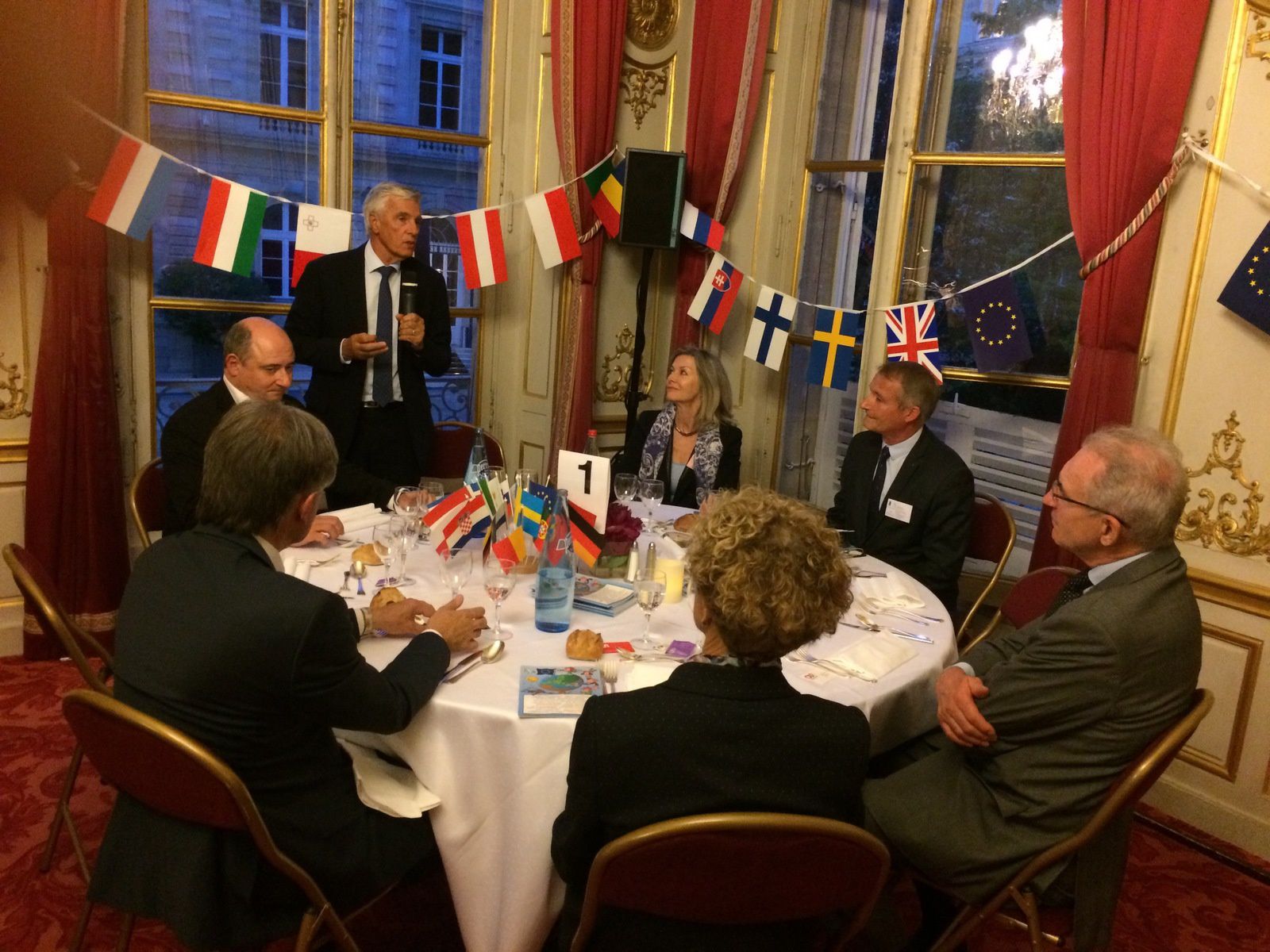 20 SEPT - SENAT - « L'Union européenne après le référendum britannique - perspectives suédoises » par S.E. Madame l'Ambassadeur de Suède en France