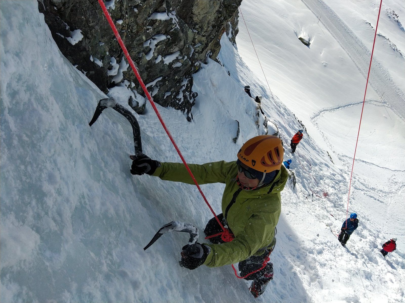 CAF GI jeunes cascade de glace