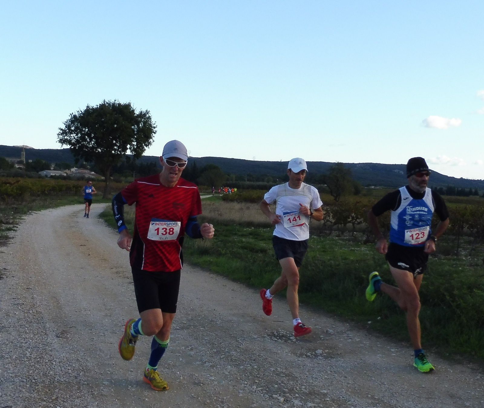 Les 3 premiers du 10 km, 1 Laurent Lafare (141), 2 Michael Gil (138) et 3 Jean-Claude Benoît (123). 