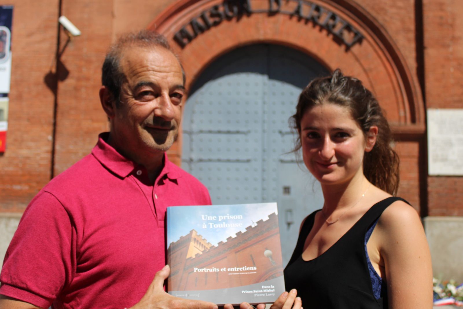  Pierre Lasry, "Une prison à Toulouse- portraits et entretiens dans la prison Saint-Michel"