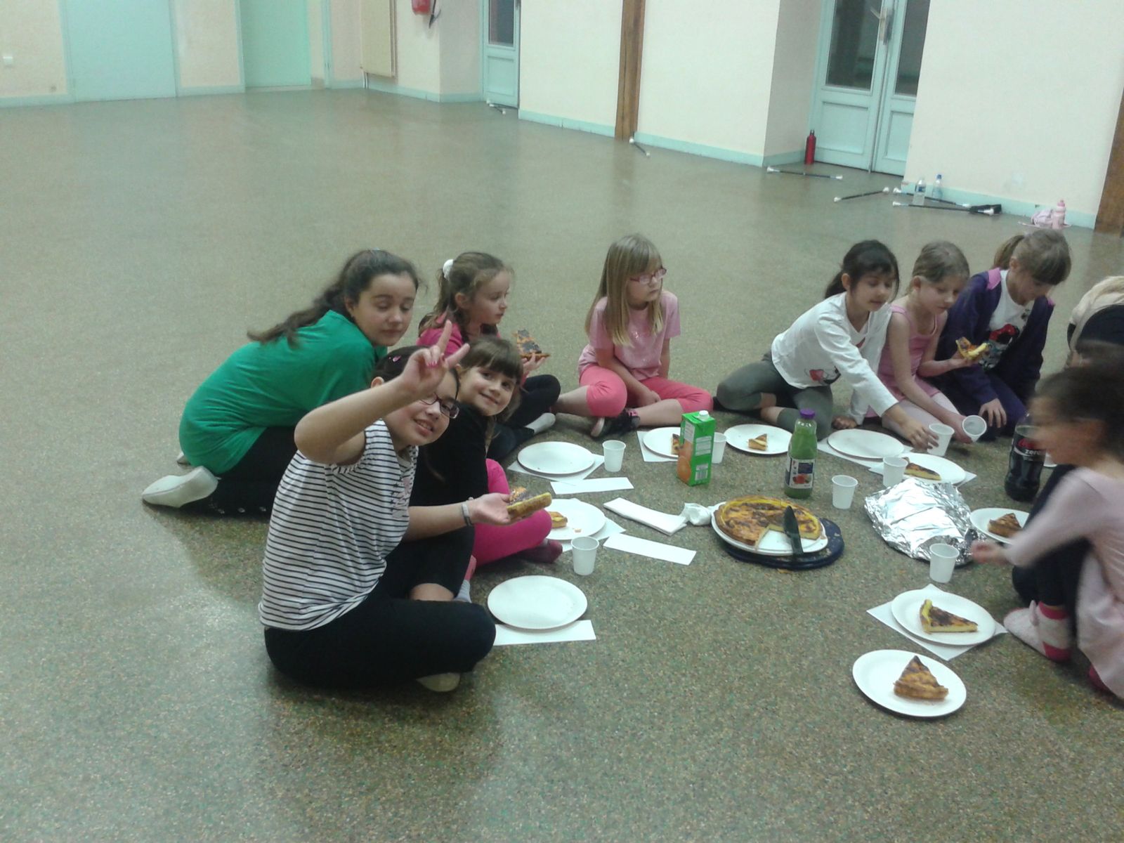 Joyeux Anniversaire Camille C Twirling Club Meru Joyeux Anniversaire Camille C Twirling Club Meru