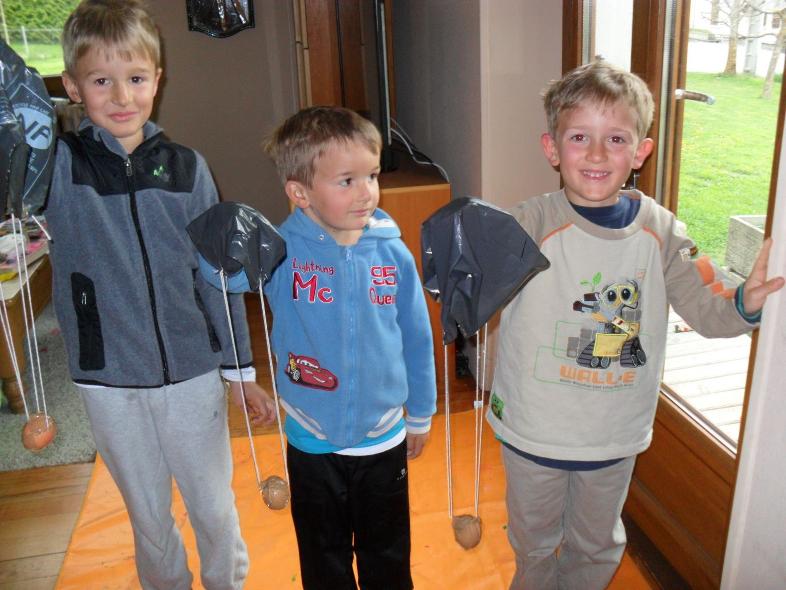 Je crois que je pourrais résumer cette photo en disant : "c'est trop cool les expériences!"