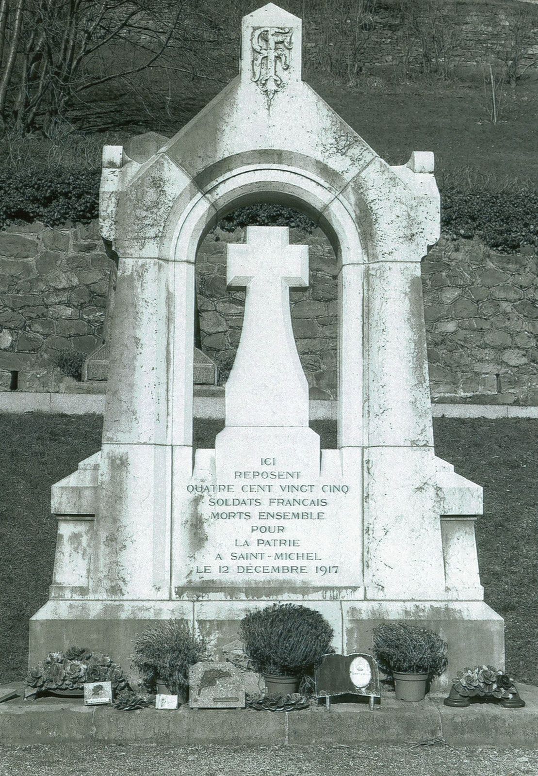 Monument érigé par l’État en juin 1923