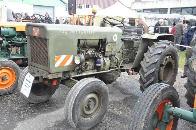 tracteurs VENDEUVRE fabrication a Dieppe années 50/60