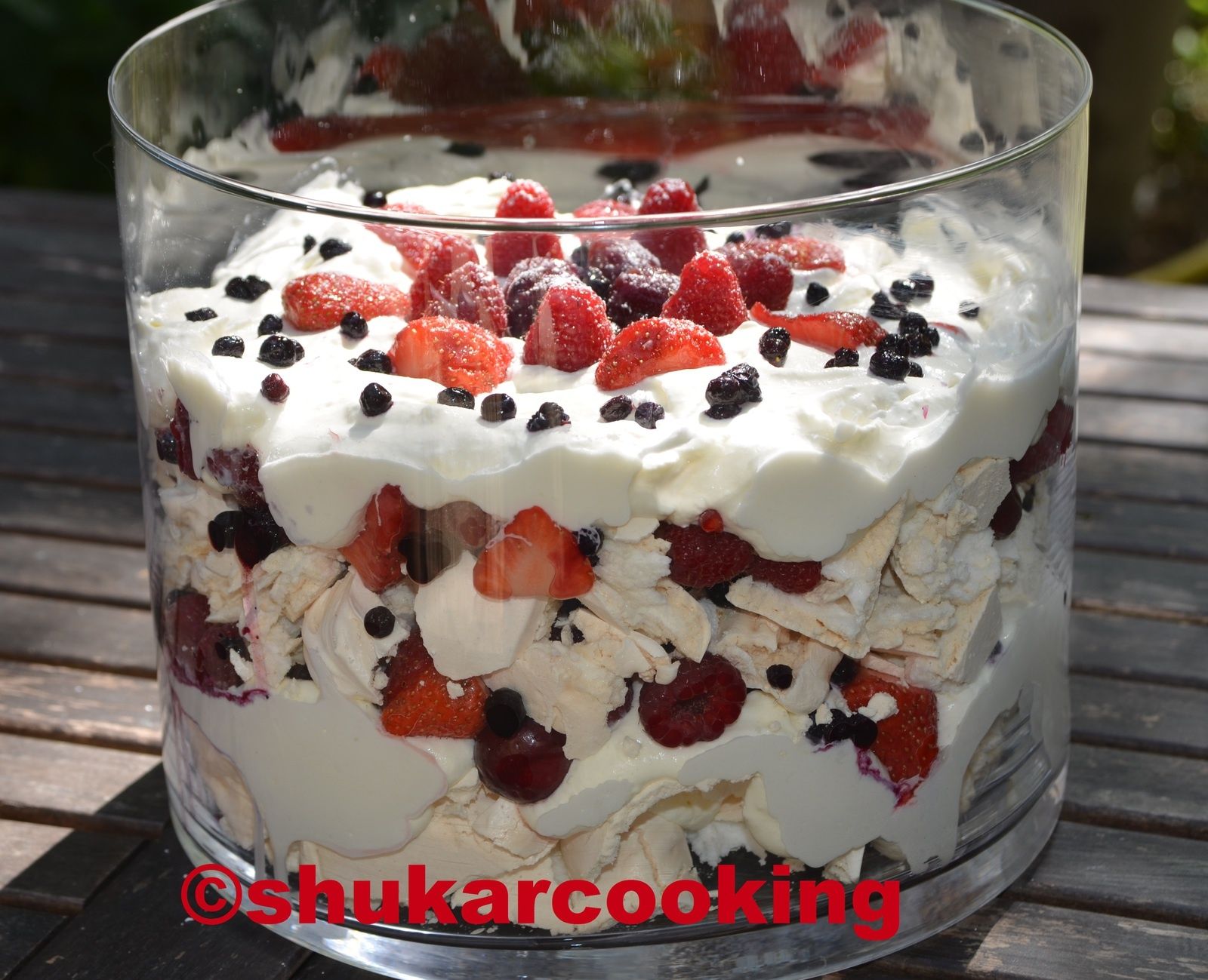 Eton mess aux fruits rouges Shukar Cooking