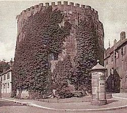 Tour aux puces musée de Thionville