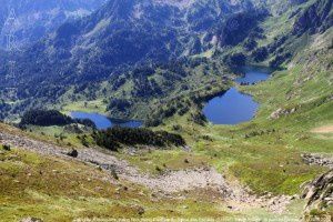 Etang de Rabassoles, étang Noir, étang Bleu vus du Sarrat des Escales (2119m)